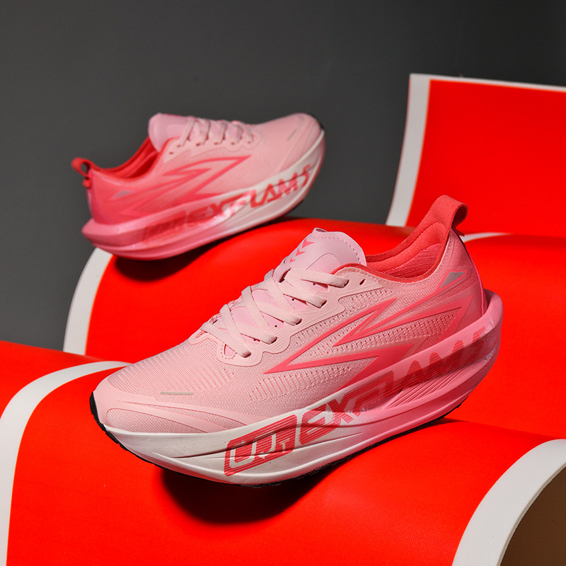 男性用ランニングシューズ カーボンプレート 特殊マラソンスポ - Breathable Mesh Athletic Shoes のレビューと価格