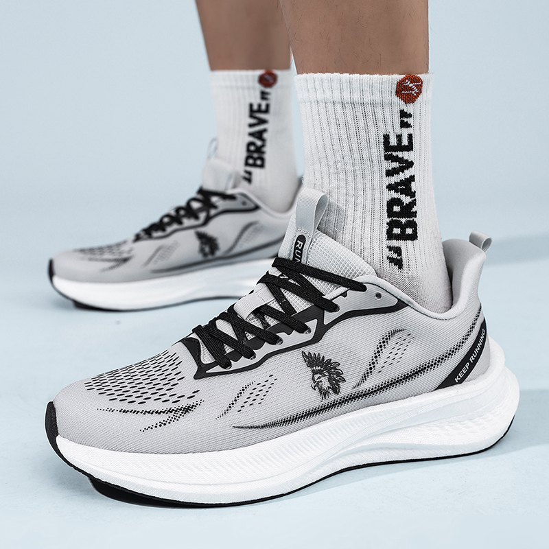 超軽量メンズスポーツランニングシューズ 通気性抜群 トレイル - Lightweight Road Running Shoes のレビューと価格